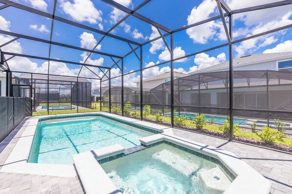 Outdoor pool, a heated pool - Family Paradise, Game Room and Private Pool (Clermont)
