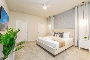 8 Schlafzimmer, Bügeleisen/Bügelbrett, Reisekinderbett, kostenloses WLAN