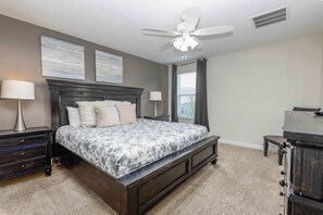 6 bedrooms, iron/ironing board, travel cot, free WiFi - Family Fun | Private Pool, Game Room, Resort Perks (Four Corners)