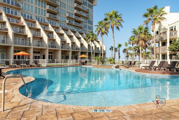 Outdoor pool - Steps to Beach, Pools, Jacuzzis, Balcony & Deck (South Padre Island)