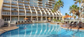 Steps to Beach, Pools, Jacuzzis, Balcony & Deck