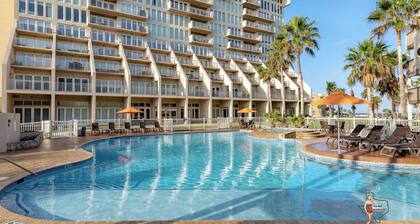 Steps to Beach, Pools, Jacuzzis, Balcony & Deck
