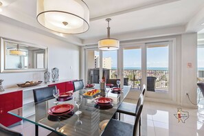 Dining - Steps to Beach, Pools, Jacuzzis, Balcony & Deck (South Padre Island)