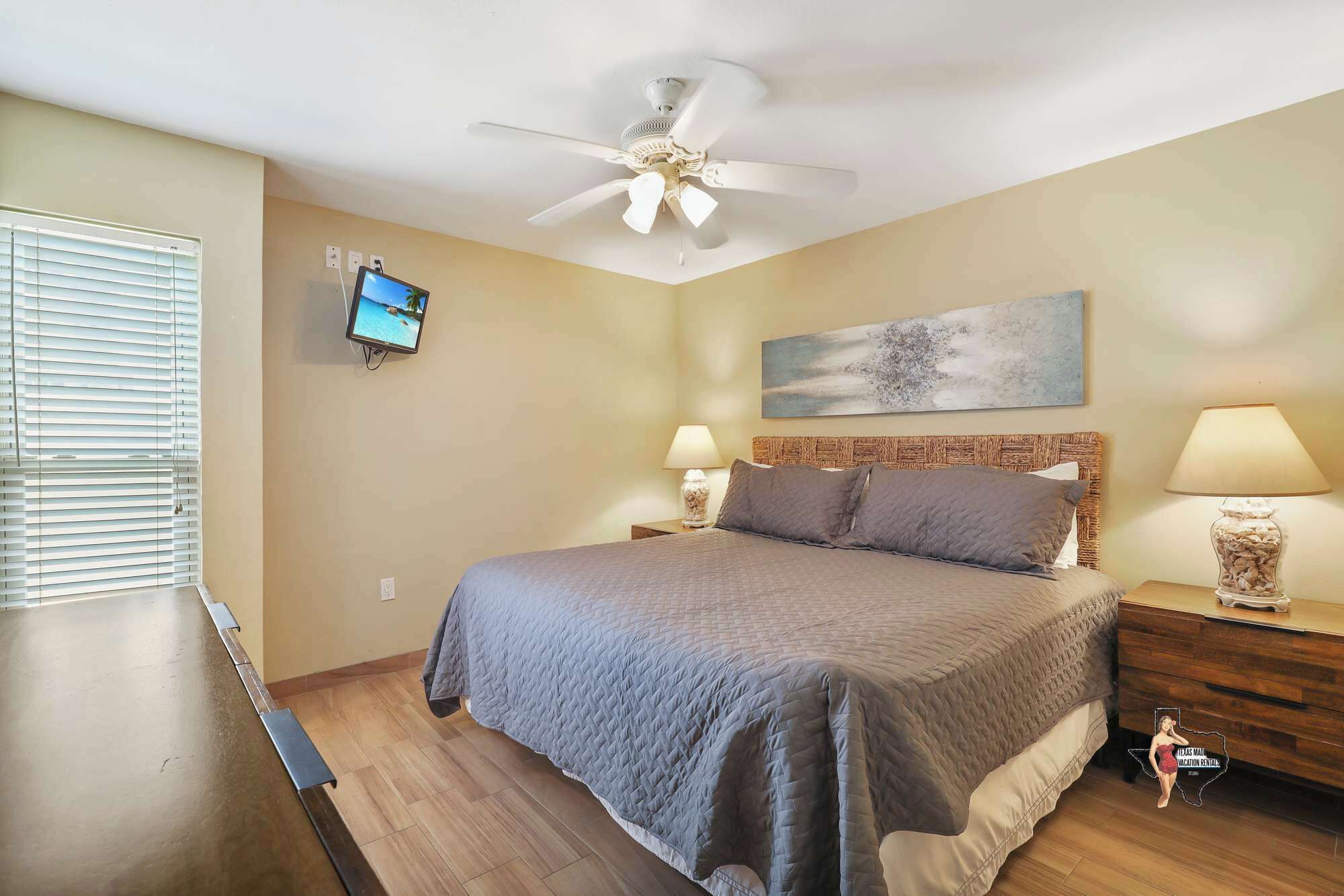 2 slaapkamers, een strijkplank/strijkijzer, gratis wifi, beddengoed