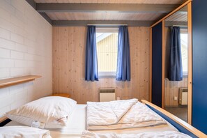 3 chambres, lit parapluie
