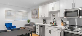 The Cloudbreak Townhome - 88 Walkscore!