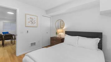 2 bedrooms, iron/ironing board, WiFi, bed sheets