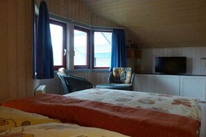 3 slaapkamers, reisbedje