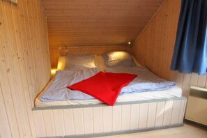 3 Schlafzimmer, Reisekinderbett