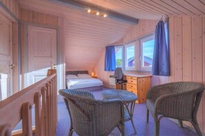 3 bedrooms, travel crib