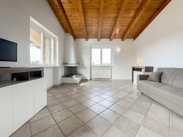 Living area - Il Pettirosso Comfortable Holiday Residence (Montignoso)