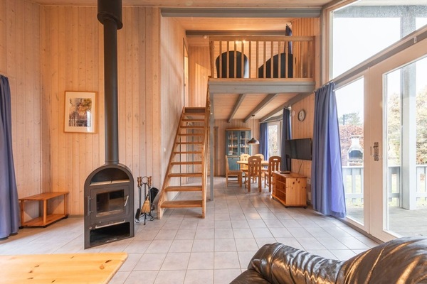 Una Smart TV, una chimenea