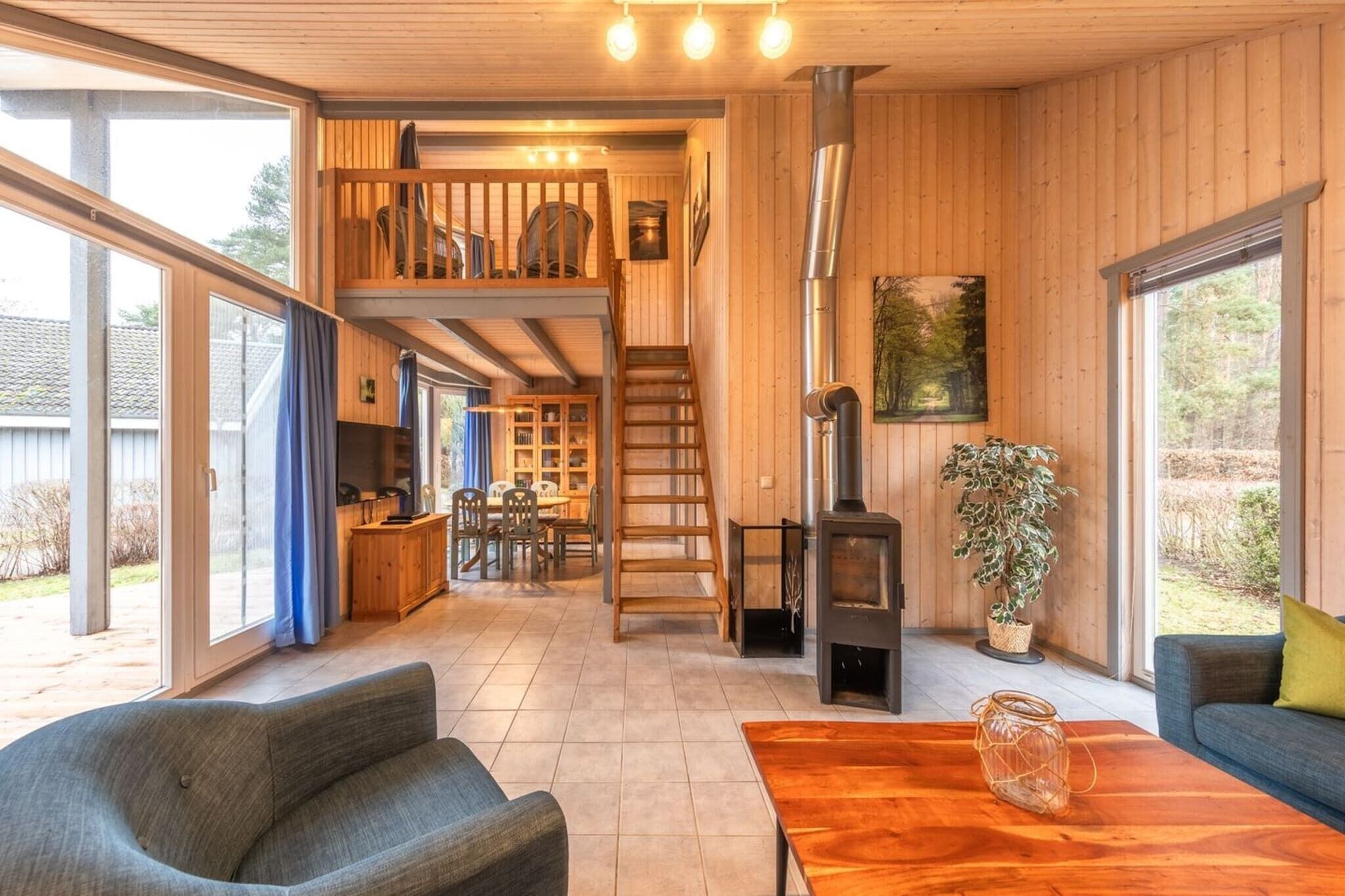 Una Smart TV, una chimenea