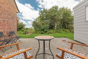 Outdoor dining - Small cottage on Nordstrand for individualists (Nordstrand)