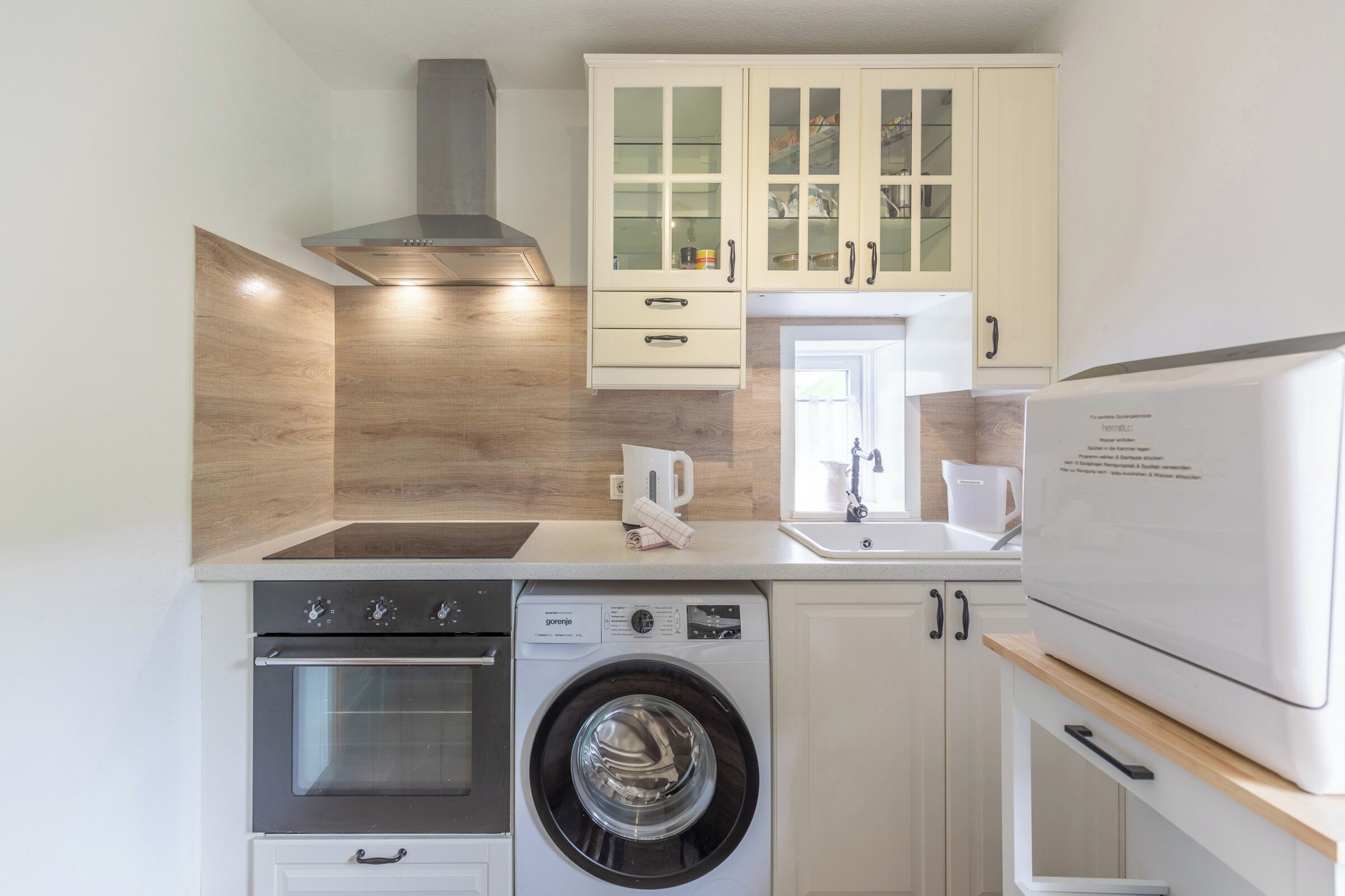 Kühlschrank, Ofen, Herdplatte, Geschirrspüler