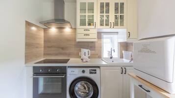 Kühlschrank, Ofen, Herdplatte, Geschirrspüler