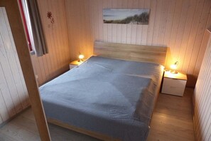 3 soverom og reiseseng for barn