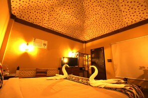 Luxury House | Premium bedding, memory-foam beds, bed sheets