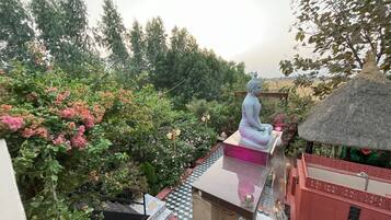 Elite Room | Living area | 24-inch LCD TV with cable channels