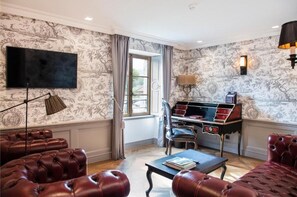 Living area - Château Brachet  (Gresy-sur-Aix)