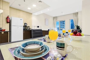 Dining - FIRST CLASS | 1BR | Charming Marina Escape (Dubai)