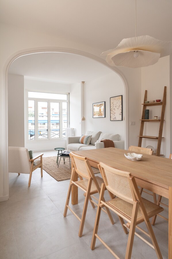 Frokost, lunsj og middag serveres, franske retter 