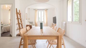 Appartement, salle de bains attenante (50 m2) | Restauration | Spécialités Cuisine française