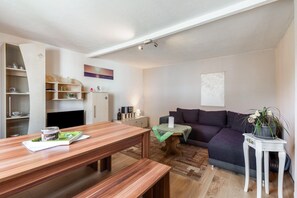 Smart TV - Relaxed Countryside Comfort (Niepars)