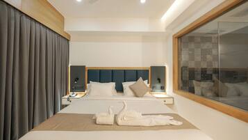 Quarto casal luxo | Quartos à prova de som, ferros/tábuas de passar roupa, Wi-Fi de cortesia