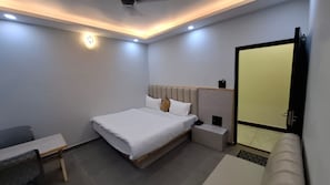 Free WiFi, bed sheets - Goroomgo Heaven palace Haridwar (Haridwar)