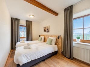 4 bedrooms, individually furnished, bed sheets - Attractive Farmhouse in South Limburg With Terrace (Klimmen)