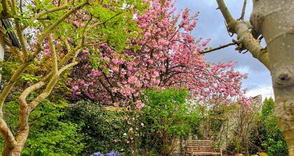 Nice little house with garden. Ideal for a charming weekend