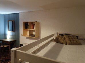 2 bedrooms, free WiFi