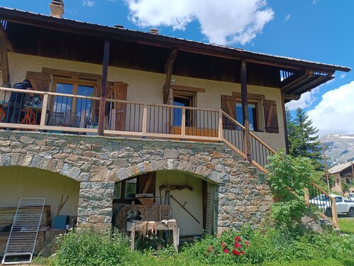 Spacieux Trois pièces au centre du village et aux pieds des pistes 