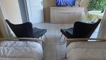 1 chambre, fer et planche Ă repasser, Wi-Fi gratuit, draps fournis