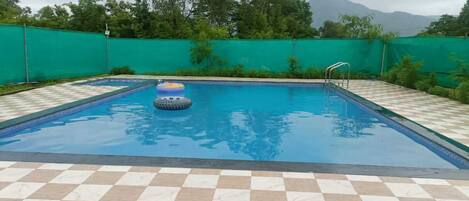 Piscine extérieure