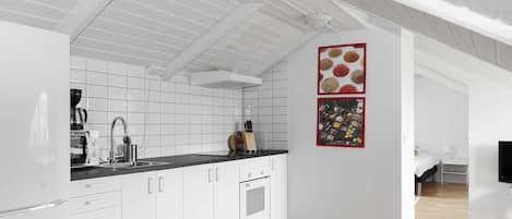 KylskÄp, mikrovÄgsugn, ugn och spishÀll