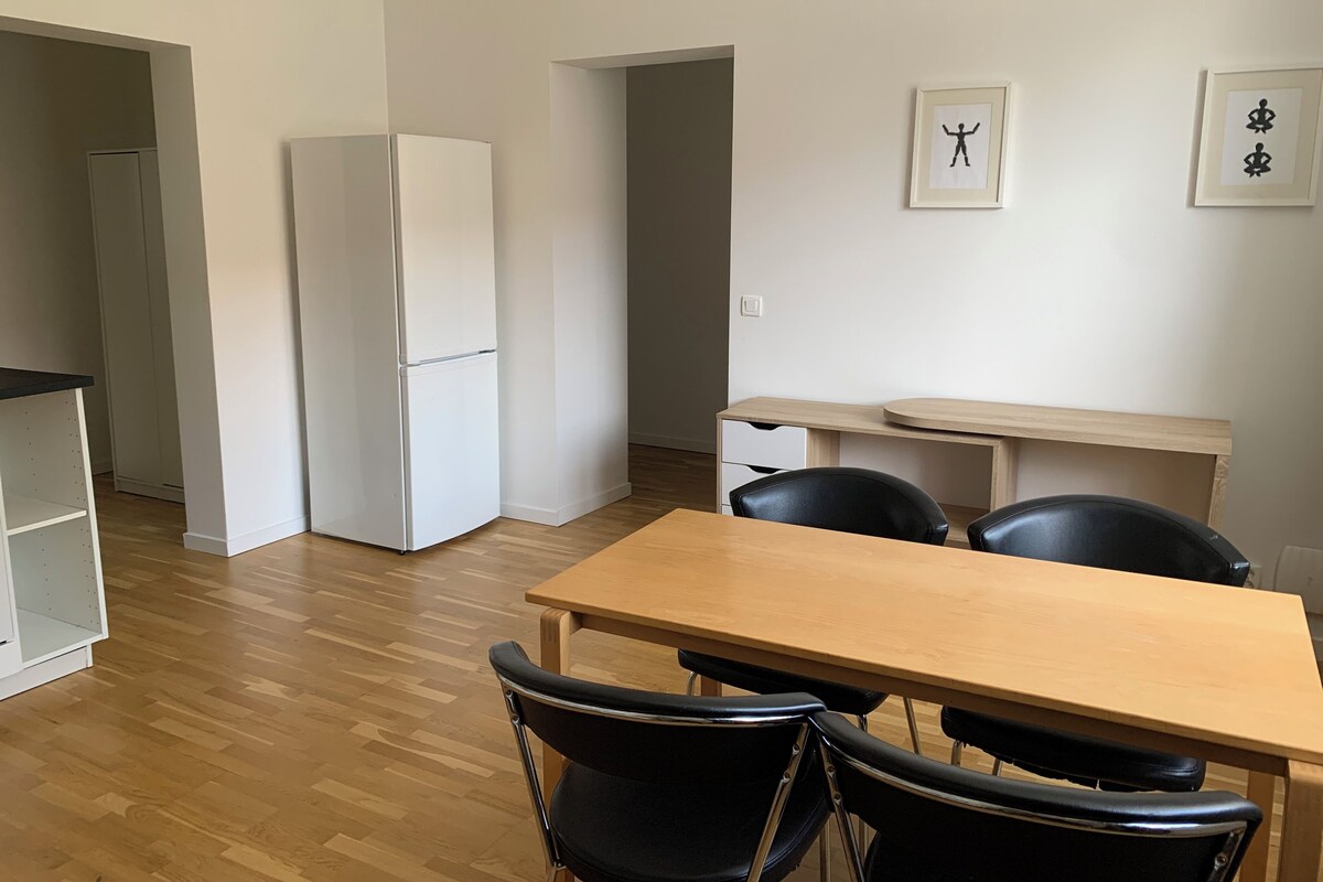 City Apartment, 2 Bedrooms | Hypo-allergenic bedding available, WiFi (free), bed sheets