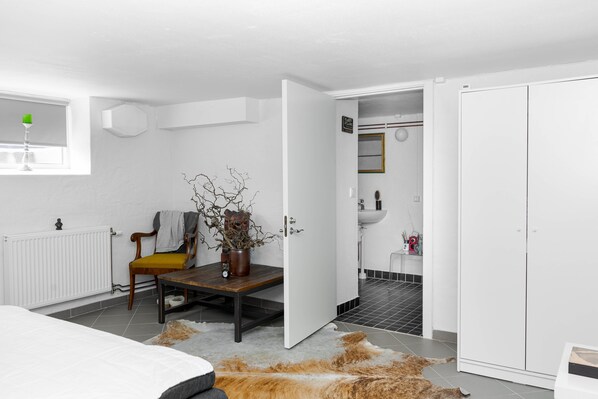 Unclassified image, 1 of 35, button - Villa Nova (Lund)