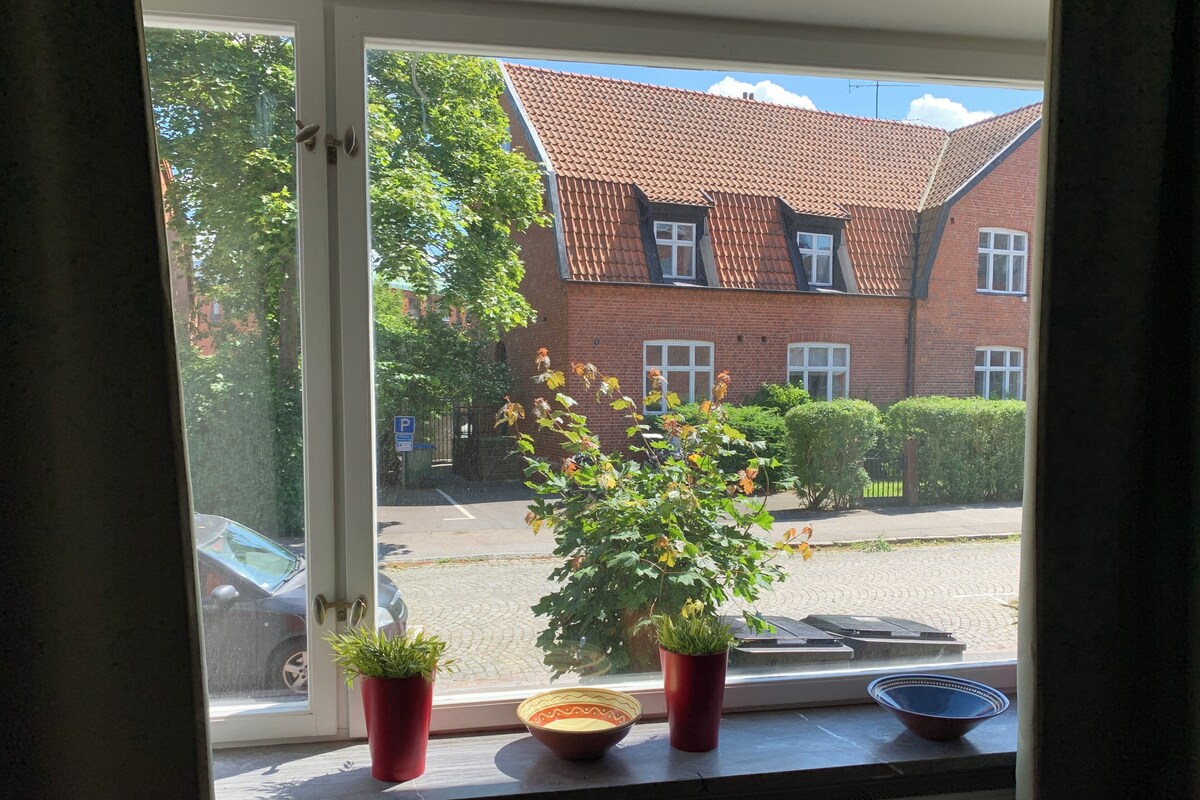 City Apartment, Garden View | Hypo-allergenic bedding available, WiFi (free), bed sheets