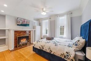 Iron/ironing board, free WiFi, bed sheets - Mansion in the Mountains - Luxury, Peace & Family (Suffern)