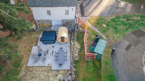 Outdoor dining - Mansion in the Mountains - Luxury, Peace & Family (Suffern)