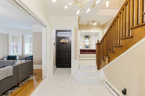 Mansion in the Mountains - Luxury, Peace & Family