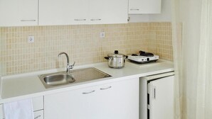 Private kitchen - Apartment in Foura With a Balcony or Terrace (Kassandra)