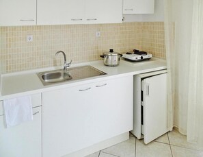 Private kitchen - Apartment in Foura With a Balcony or Terrace (Kassandra)