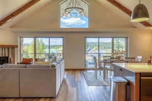 スマートテレビ、暖炉