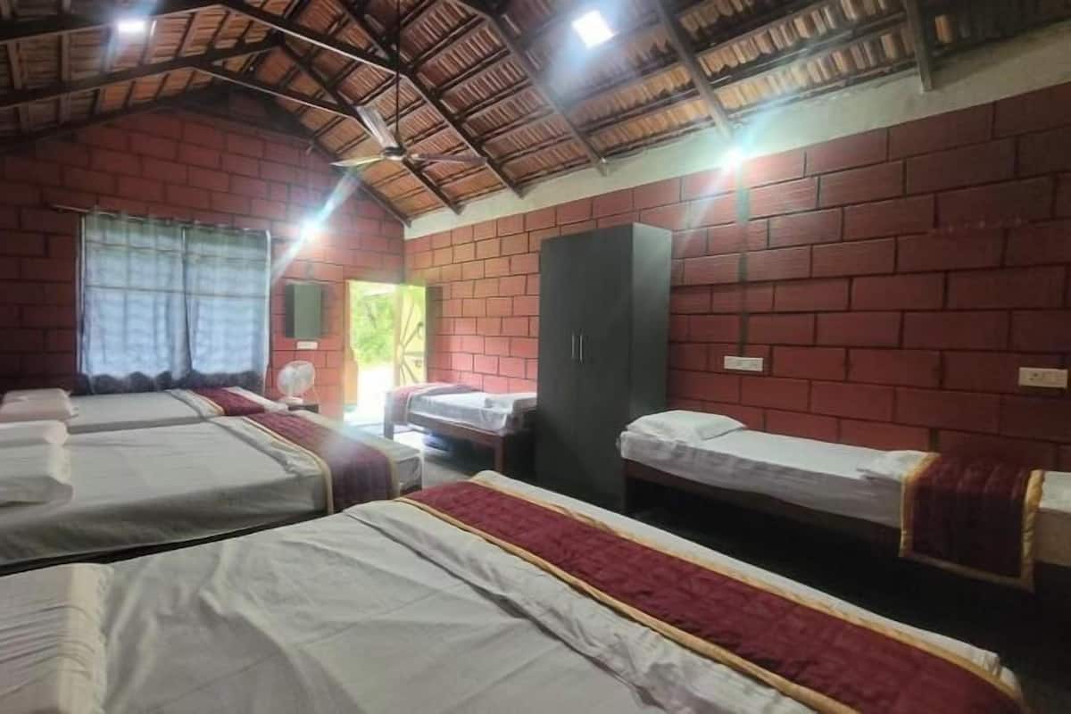 Deluxe Double Room | Free WiFi