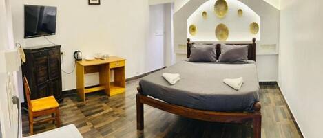 Quarto casal luxo, vista para o mar | Roupas de cama premium, escrivaninha, quartos à prova de som