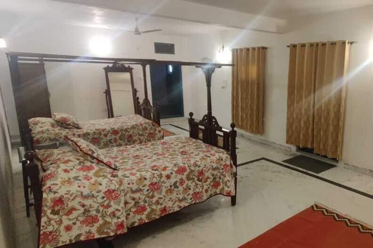 Heritage Room | 1 bedroom, desk