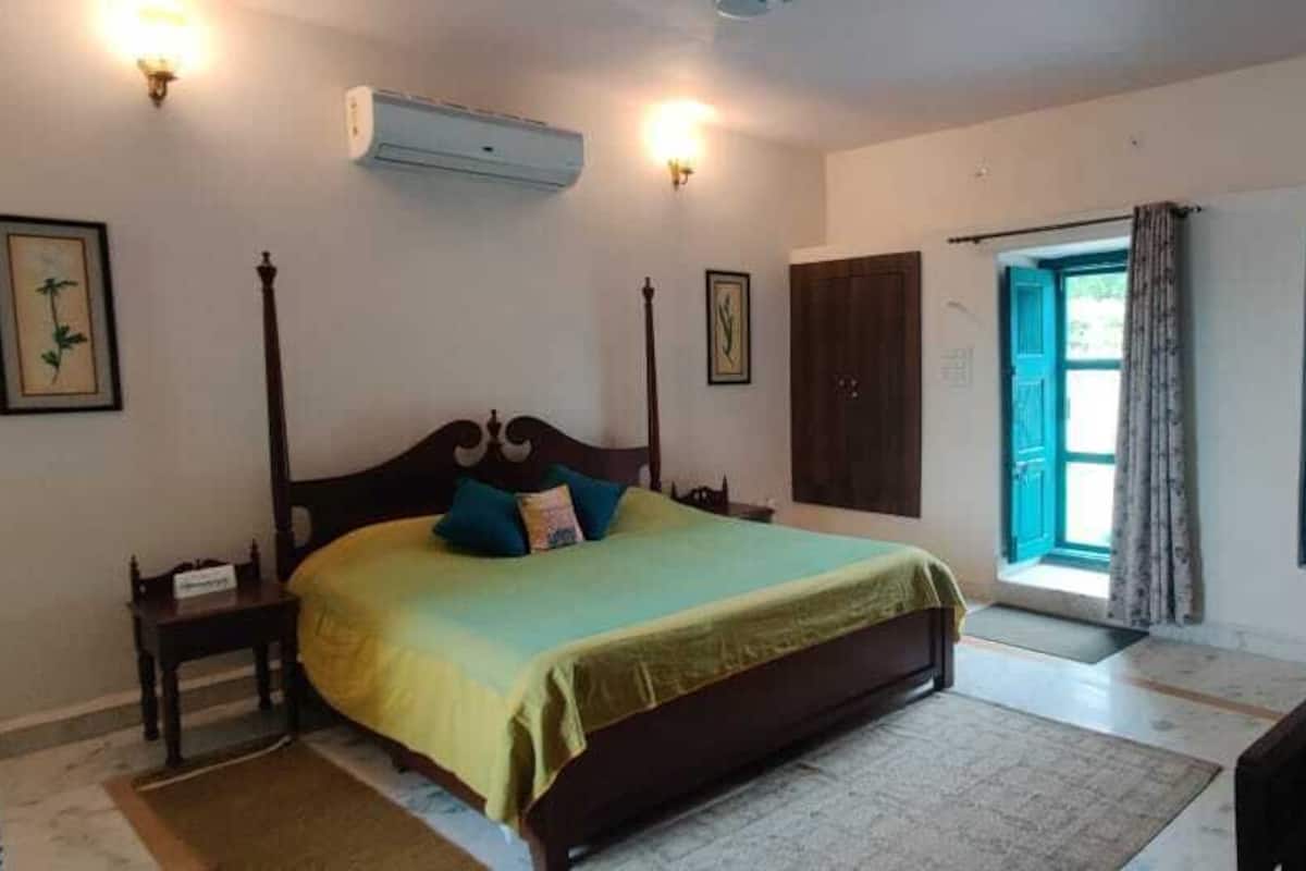 Heritage Suite | 1 bedroom, desk